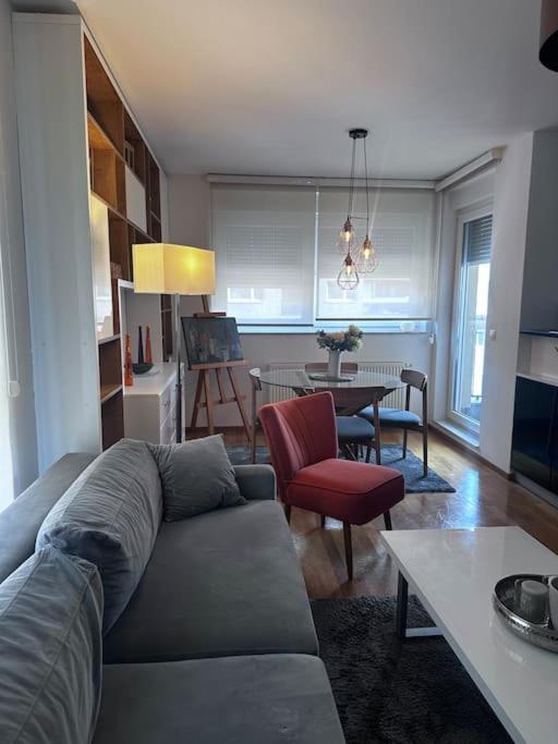 Apartman Pionirska Dolina SJJ Exteriér fotografie